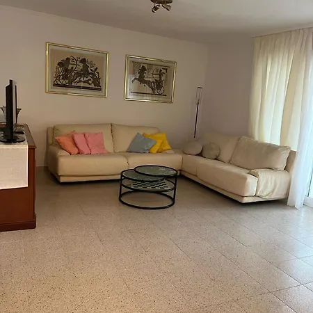 El Buen Sol De 라망가델마르메노